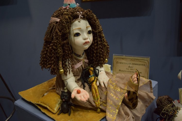 VII Московская международная выставка "Искусство Куклы". Портреты кукольной души или незримый диалог. Часть 2