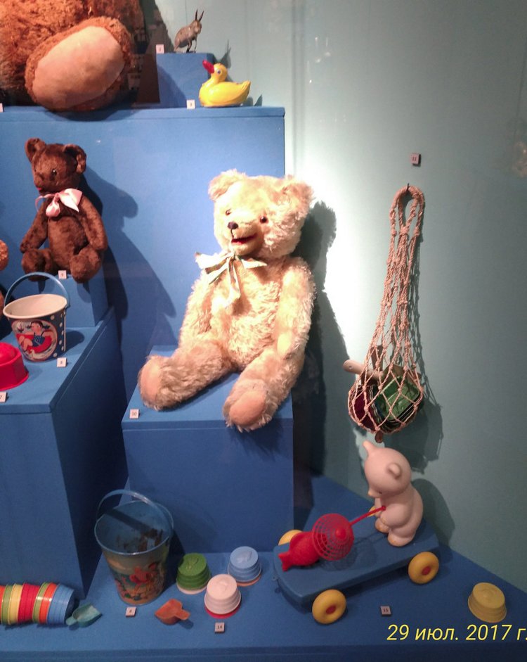 Выставка «Все лучшее – детям. Игрушки 1950–1980 годов из коллекции Сергея Романова». Часть 1