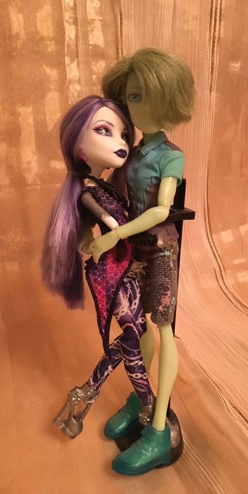 Этюд в персиковых тонах или коллекция монстров