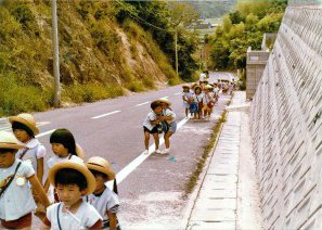 Девочки с глазами цвета шоколада от Стефании Кейли (Stephanie Cauley) (фото 9)