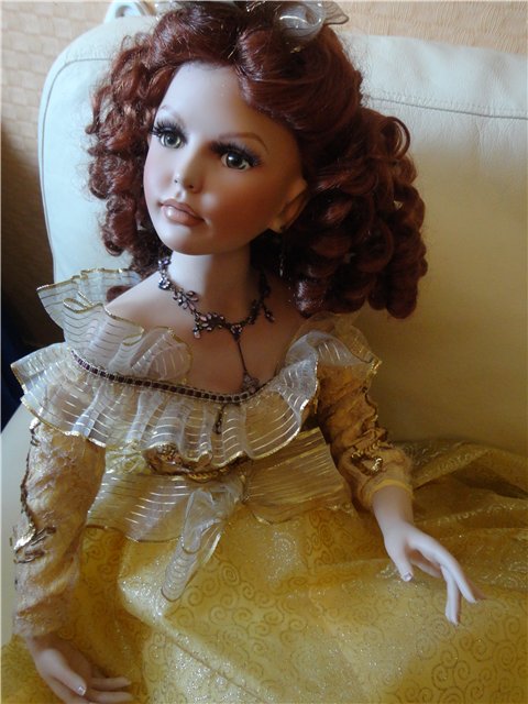 Ты провинилась...красотою! А это редкое богатство! Фарфоровая кукла Donna Rubert - София (фото 8)