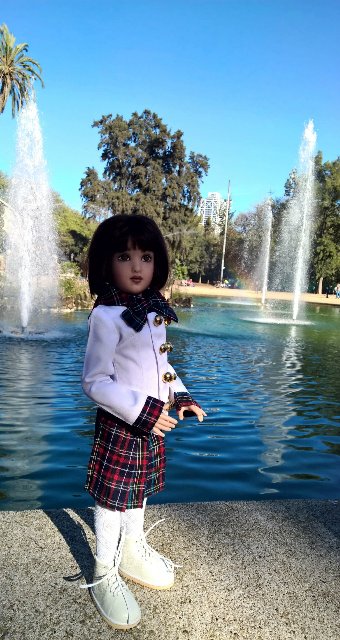 Поезд в Барселону дремлет, или, Мне ещё три платья надеть осталось