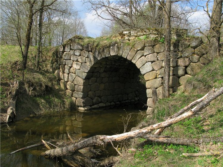 На водопад с Райли. Riley от автора Helen Kish