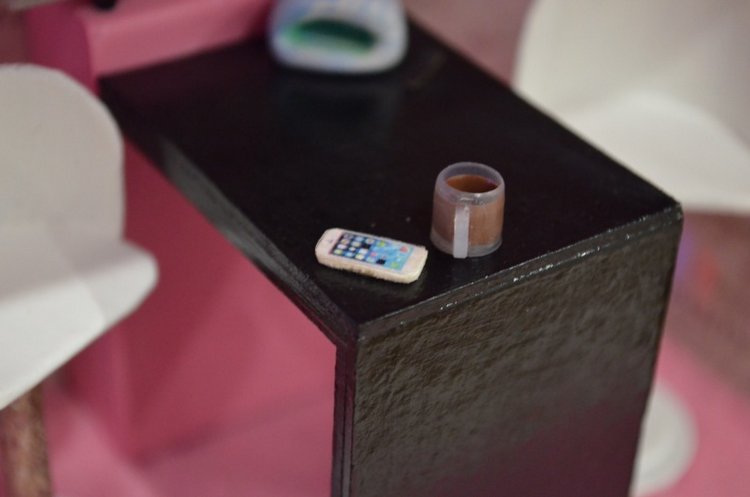 Полочка с миниатюрой "Маникюрный салон"+шкатулка+светильник