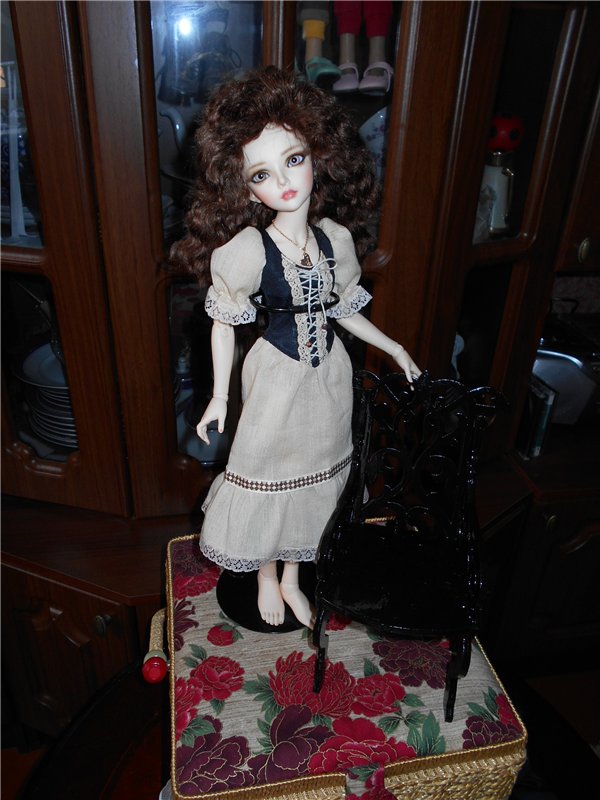 Как я с помощниками шила наряд для Аделины