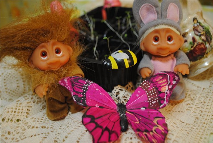 Марселька и тролли рассаду сажали, а бабочка с пчелкой им помогали... По следам конкурса "Моя Весна"