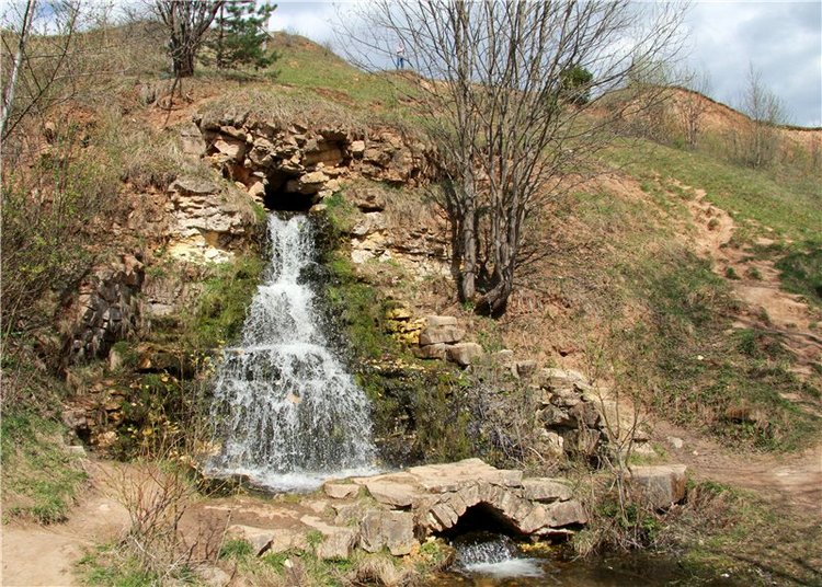 На водопад с Райли. Riley от автора Helen Kish