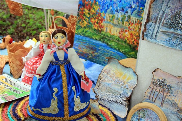 Троицкие гуляния у деревни Василёво, часть первая. Архитектурно-этнографический музей под открытым небом "Василёво"