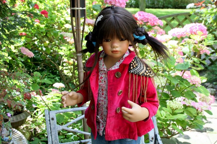 Солнечный денек в саду. Часть третья - Лилит и Анна Лу