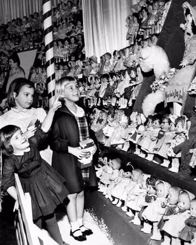 Старый фотоальбом. Девочки и куклы - продолжение