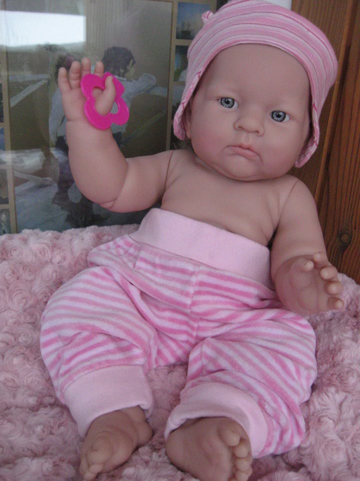 Маленькая Евочка любит наряжаться (фото 3)