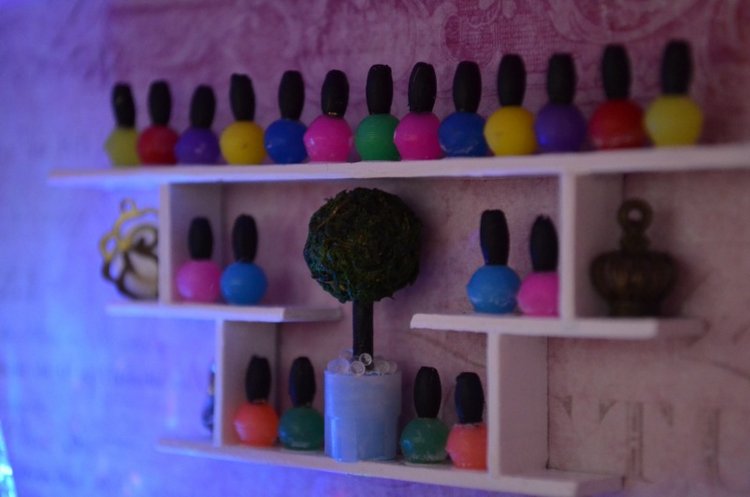 Полочка с миниатюрой "Маникюрный салон"+шкатулка+светильник