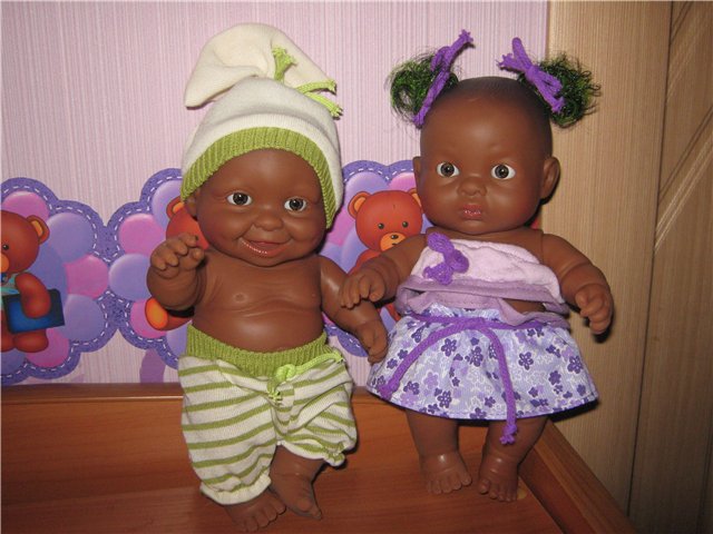 Загорелые пупсы Paola Reina. Как сделать волосы чёрными (фото 2)