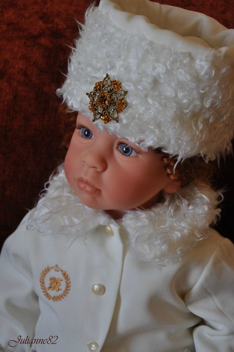 Middleton Doll: "Winter Splendor" из серии L'Innocence автор Ева Хеланд и кудряшка "С Днем Рождения, Тедди!"