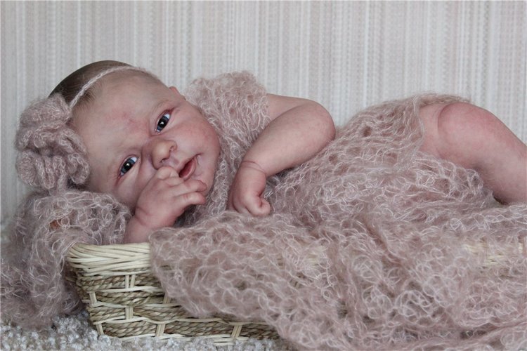 Манюня.Первая фотосессия. Кукла реборн Светланы Преображенской