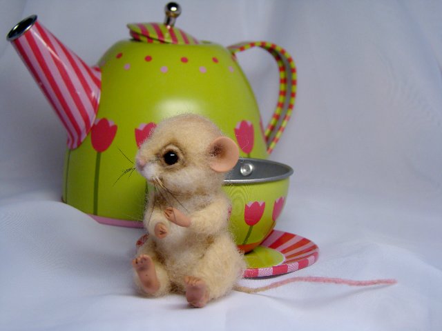 Безумное чаепитие или "так вот кто это шуршал!". Авторские игрушки валянием Ольги Чернухо