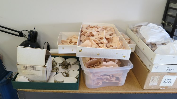 Впервые за 40 лет. День открытых дверей на кукольной фабрике R John Wright. Часть третья: Процесс производства (фото 8)