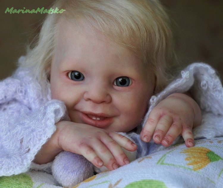 Весёлая хохотушка Маришка. Работа Марины Мацко