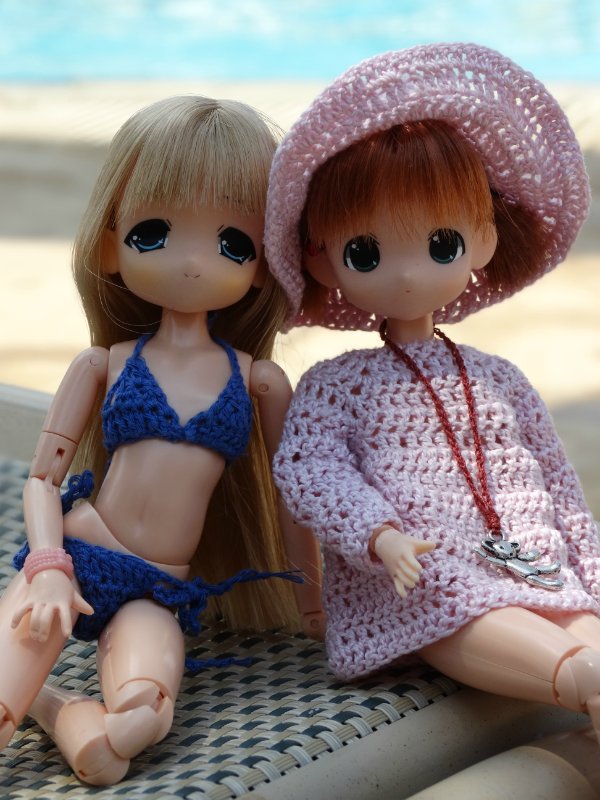 Девочки мамачап на Средиземном море