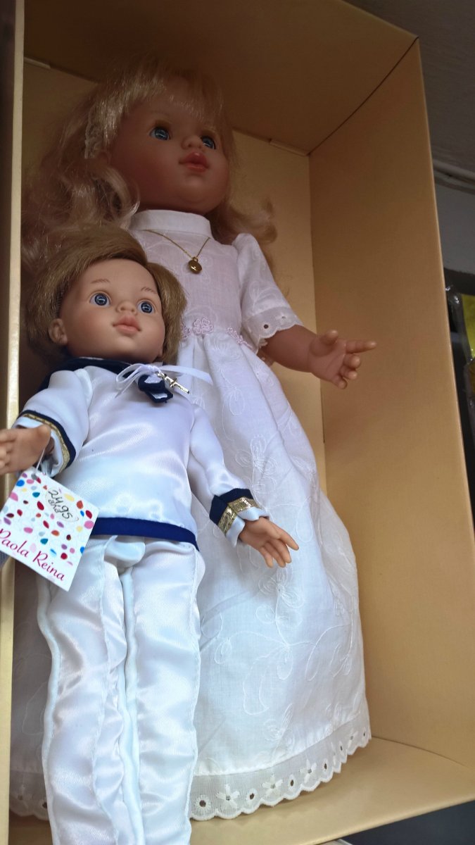 Не смотрите кукле в глаза, а то вам захочется ее купить