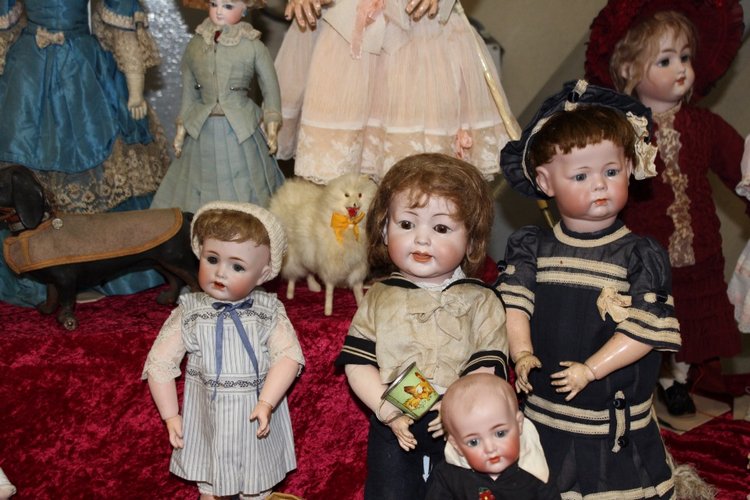 Все на выставку! Продолжение: Куклы и мишки