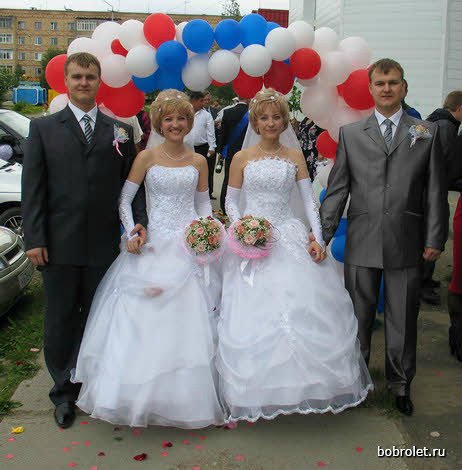 "Но как же вы могли так раздвоиться? Две половинки яблока различней." Близнецы от Кристин Оранж