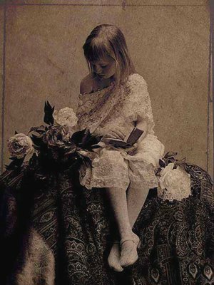 Кто Вы, мистер Кэррол или Каждый пишет, как он дышит. Фотоработы сказочника и математика | Бэйбики Кто Вы, мистер Кэррол или Каждый пишет, как он дышит. Фотоработы сказочника и математика (фото 6)