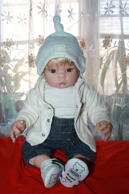 Девочка? Мальчик? Кукла Lee Middleton