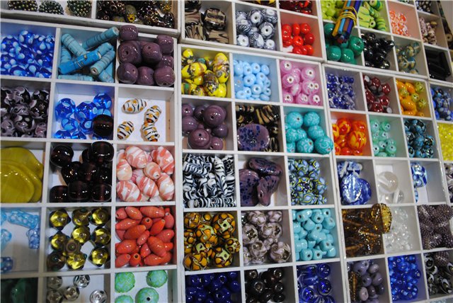 Выставка на Тишинке "Атмосфера творчества". Октябрь 2014. Бусинка к бусинке - получаются бусики! Кружево для антикварных