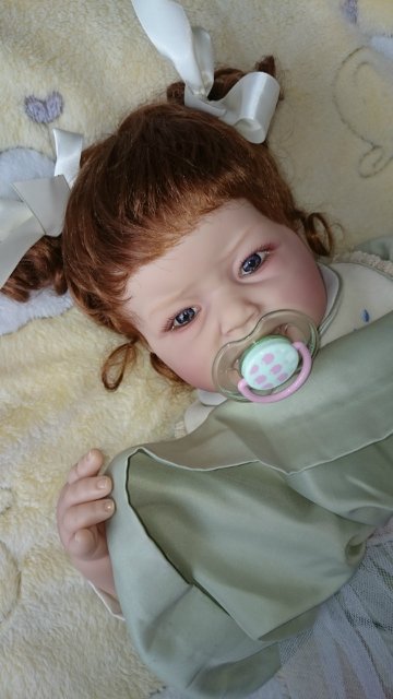 "У меня режутся зубки". Очень редкая девочка от Ли Миддлетон - Teething Blues