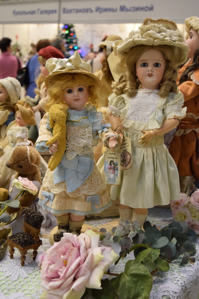 VII Московская международная выставка "Искусство Куклы". Портреты кукольной души или незримый диалог. Часть 2