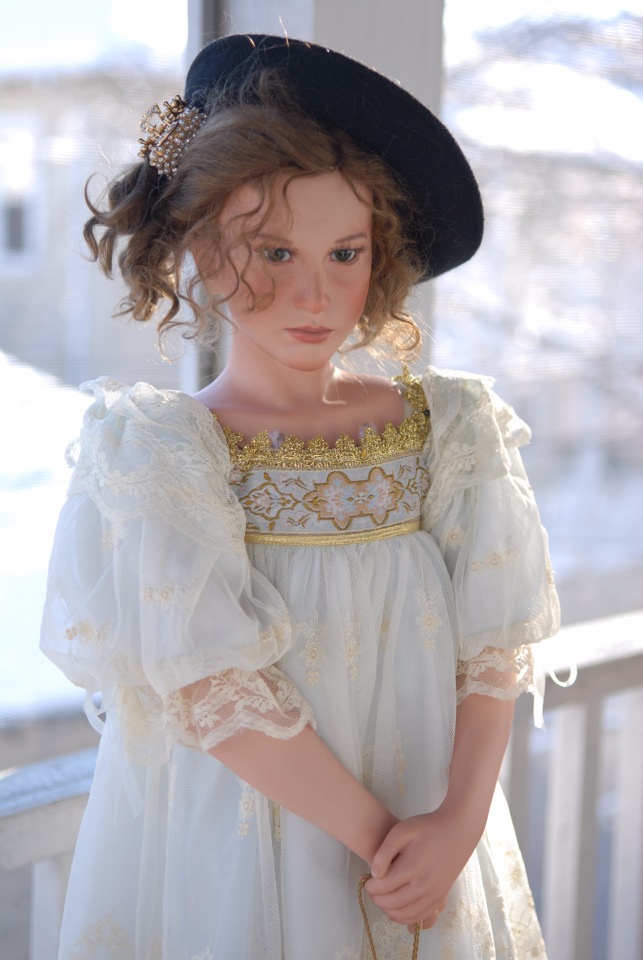 Два офицера и девушка, или поздравляю вас с Праздником Любви