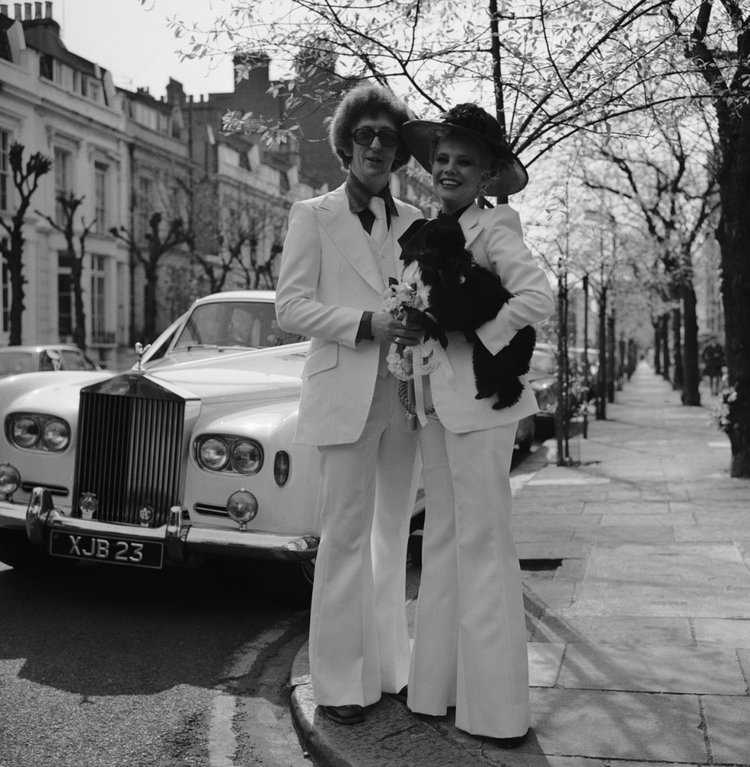 Продолжение... Как менялась мода на свадебные платья (фото 5)