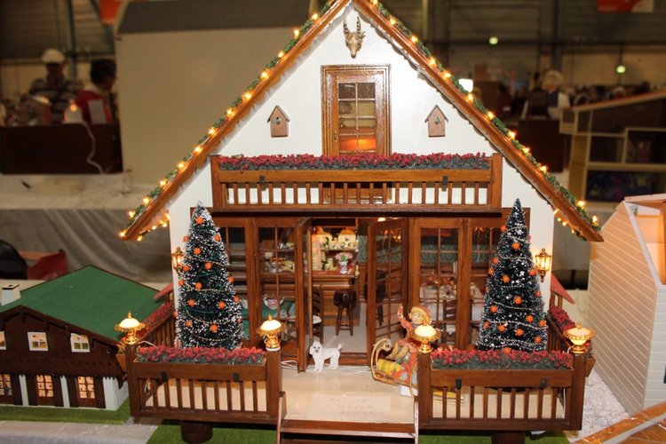 Все на выставку! Кукольные домики и миниатюра