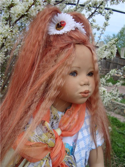 Как хорошо. Новенький костюмчик и сапожки