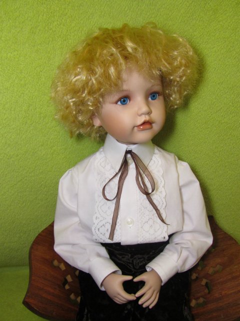 Два в одном. Фарфоровый мальчик