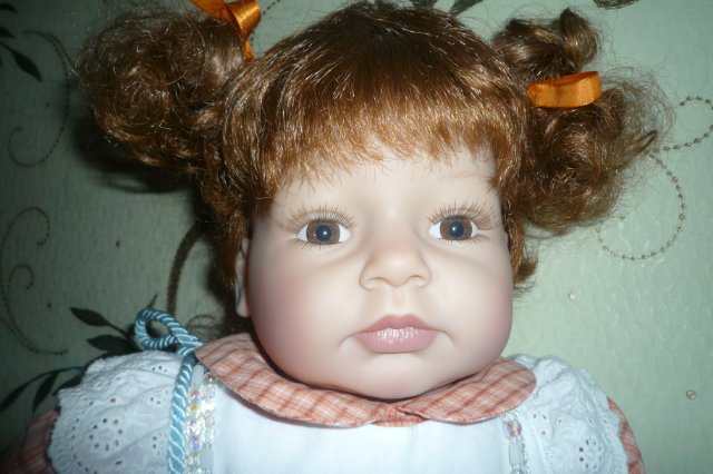 Девочка из цветочной коллекции Золотая лилия Lee Middleton (фото 3)