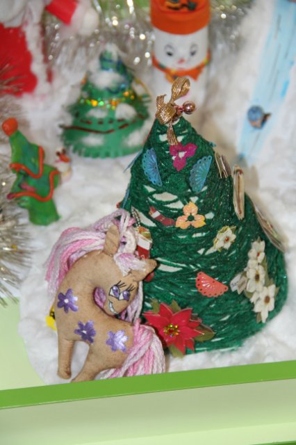 Необычные снеговики из обыденных вещей своими руками