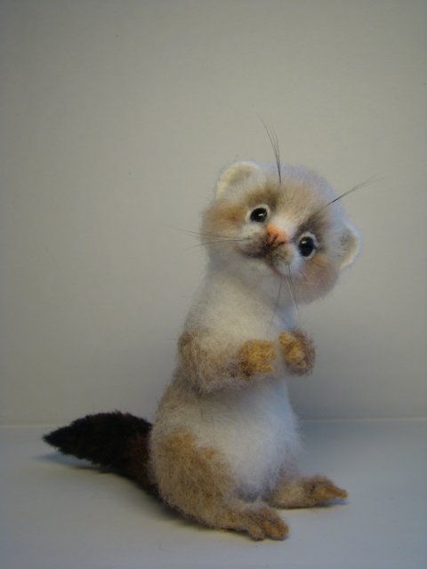 Хорёк. Авторская игрушка валянием Ольги Чернухо (фото 3)