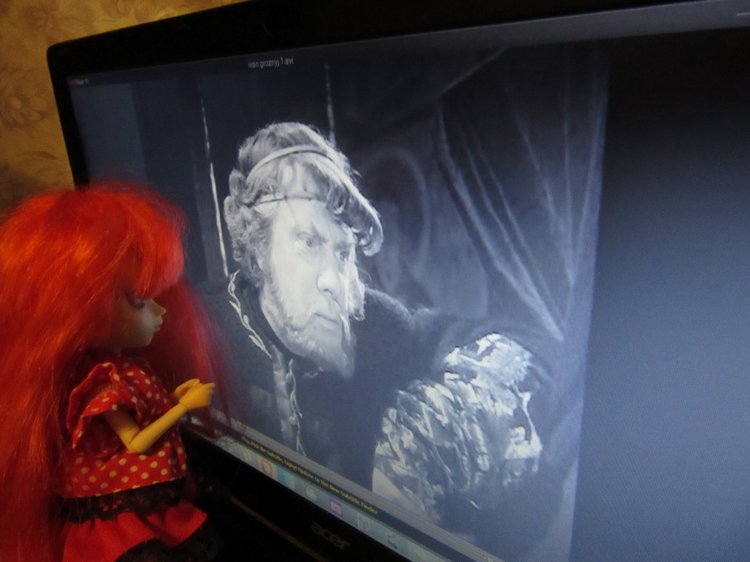 Вечерний просмотр фильма-классики "Иван Грозный". Первая любовь Грелль: новые чувства, новый костюм