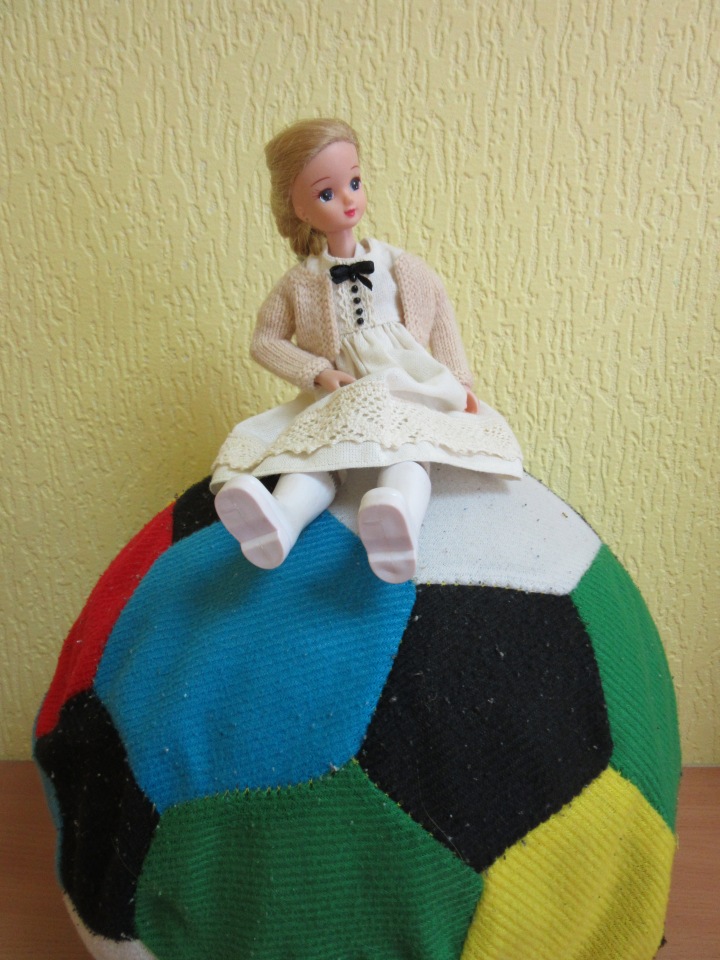 И вновь Хелена посещает логопедический кабинет... а заодно и рассматривает садик (фото 2)