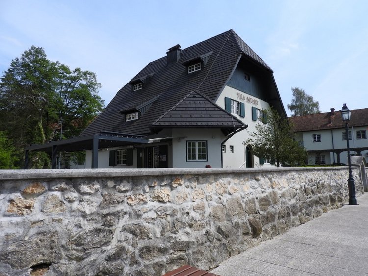 Словения, Светланка и маленький «герой» в одном ботинке