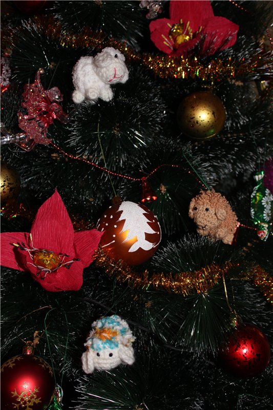 Наряжаем елку. Первое совместное фото под елкой | Бэйбики Наряжаем елку. Первое совместное фото под елкой (фото 7)