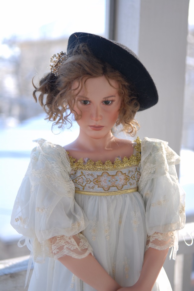 Два офицера и девушка, или поздравляю вас с Праздником Любви