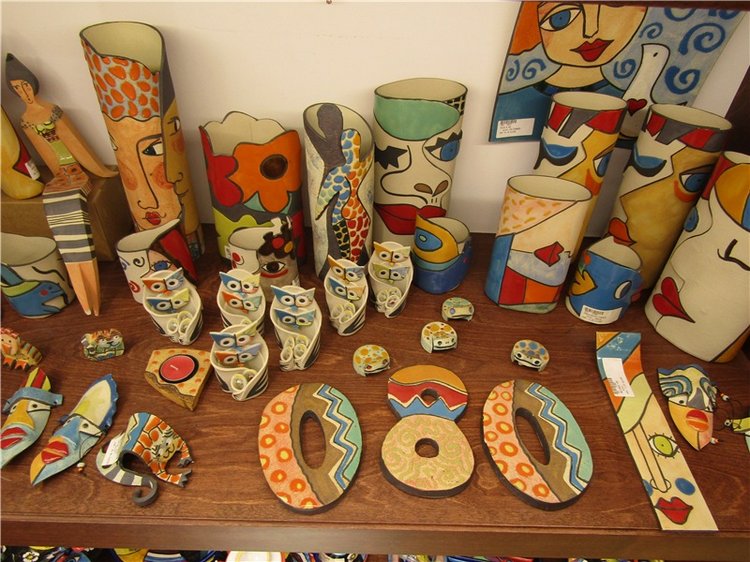 Капустка в посудной лавке с видом на Барселону