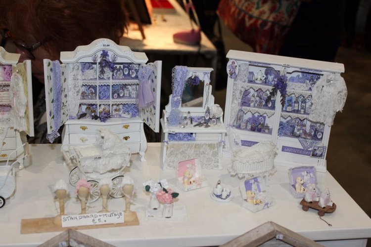 Все на выставку! Кукольные домики и миниатюра