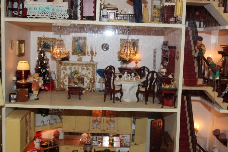 Все на выставку! Кукольные домики и миниатюра