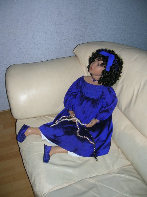 Очень синий топик или Королевский сапфир. Коллекционная фарфоровая кукла Наоми (Naomi) от Кристин Оранж