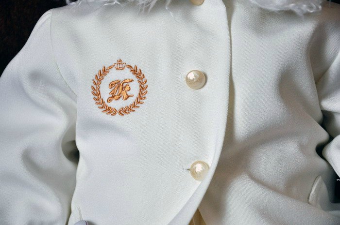 Middleton Doll: "Winter Splendor" из серии L'Innocence автор Ева Хеланд и кудряшка "С Днем Рождения, Тедди!"