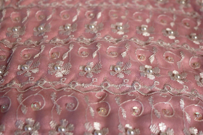 Двуспальная кровать для кукол